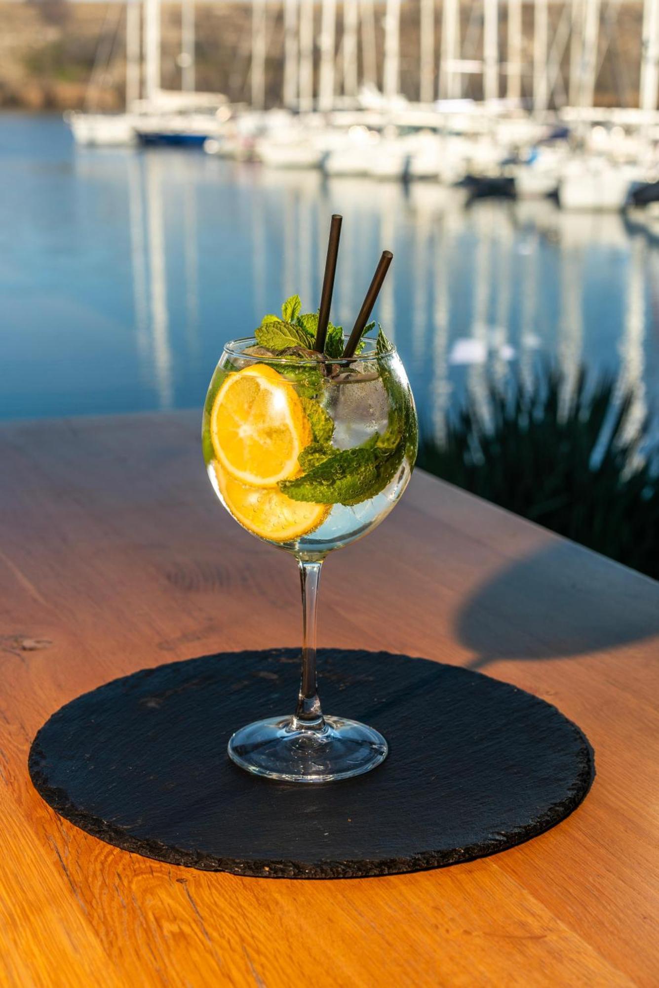 Lifeharbour Limanu Hotel Kültér fotó